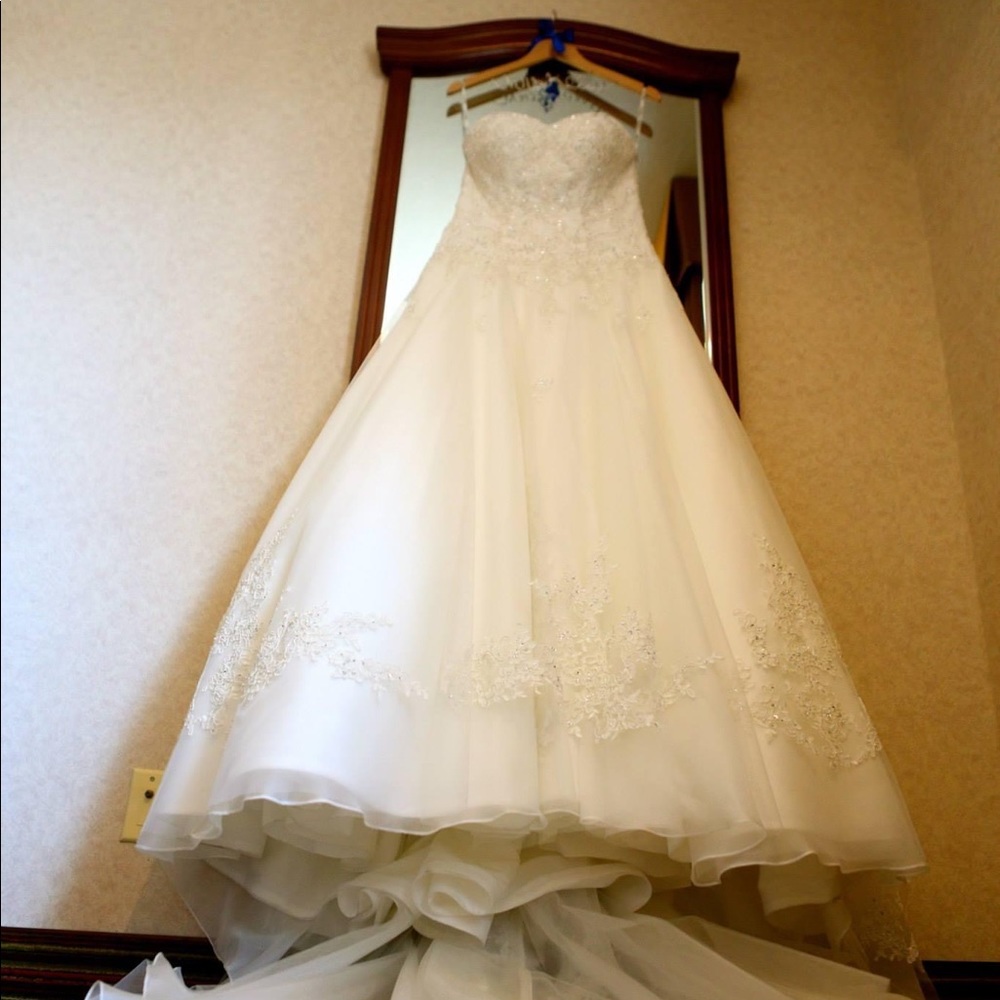 Sweetheart Ballgown Wedding Dress